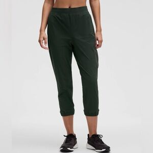 Lululemon Adapted State Cropped Joggers Size -4 NWT SPRING & SUMMER READY !